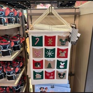 Disney Parks Christmas Countdown Calender
